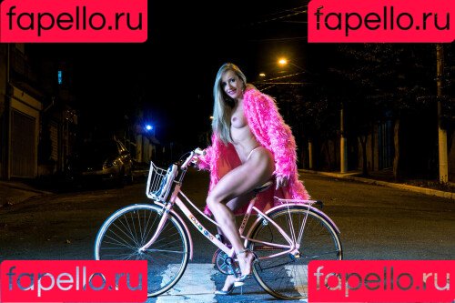 Aline Hirth Onlyfans Photo Gallery 