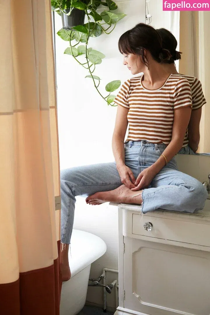 Jodi Balfour Onlyfans Photo Gallery 