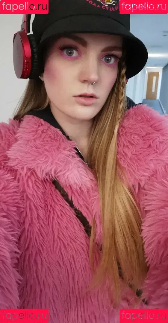 carlyraesummers Onlyfans Photo Gallery 