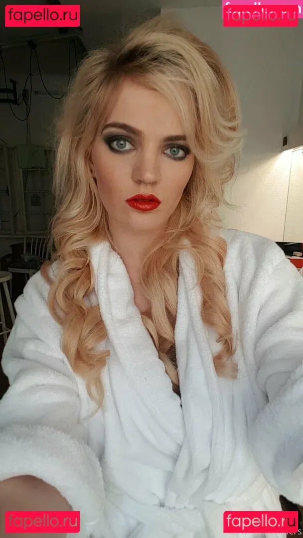 carlyraesummers Onlyfans Photo Gallery 