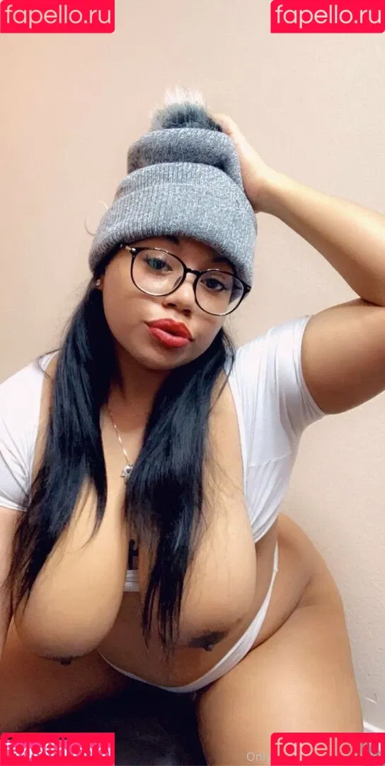 kittikarella Onlyfans Photo Gallery 