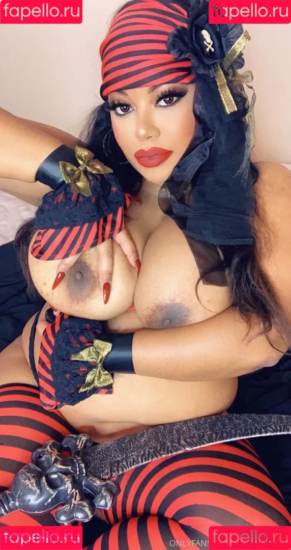 kittikarella Onlyfans Photo Gallery 