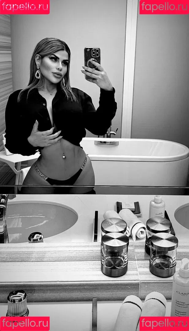 Tais Lambertini Onlyfans Photo Gallery 