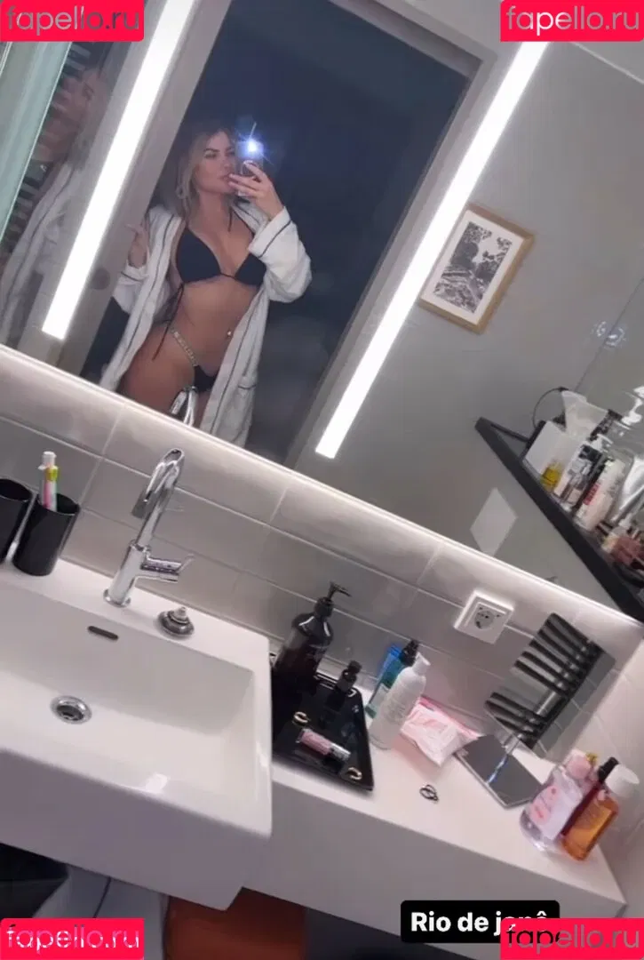 Tais Lambertini Onlyfans Photo Gallery 
