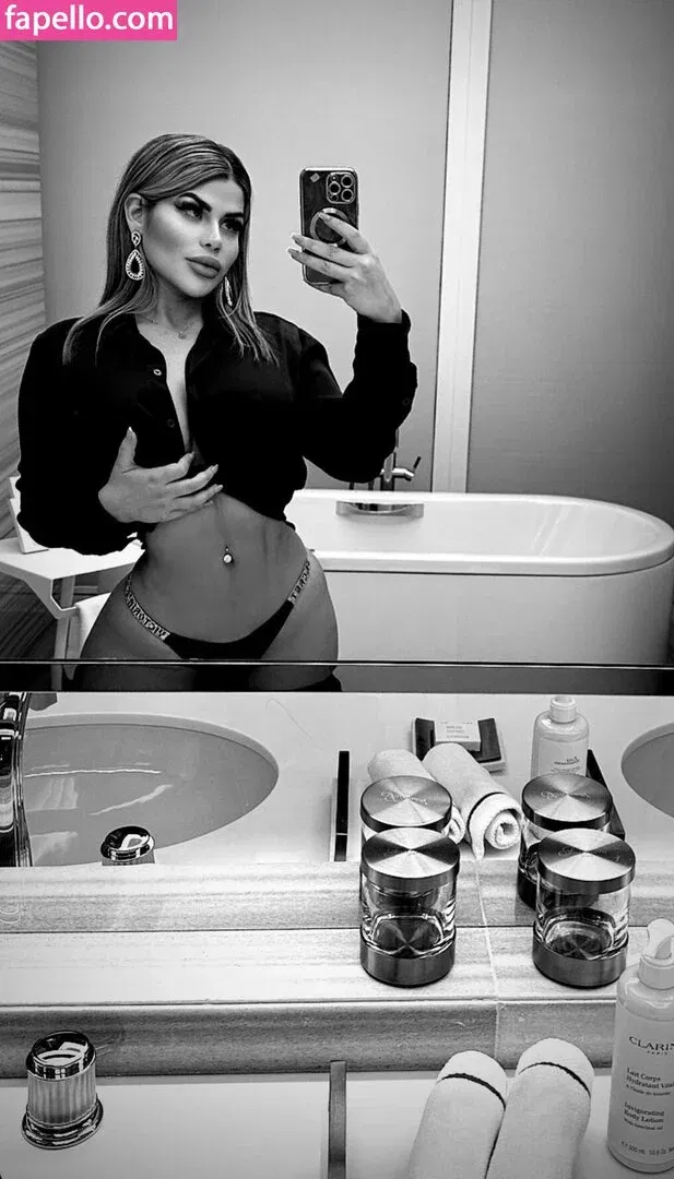 Tais Lambertini Onlyfans Photo Gallery 