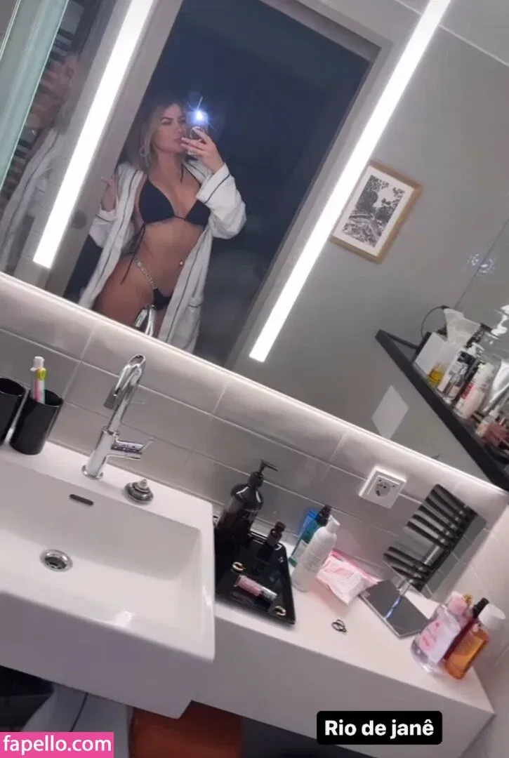 Tais Lambertini Onlyfans Photo Gallery 