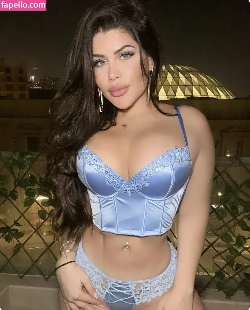 Tais Lambertini Onlyfans Photo Gallery 