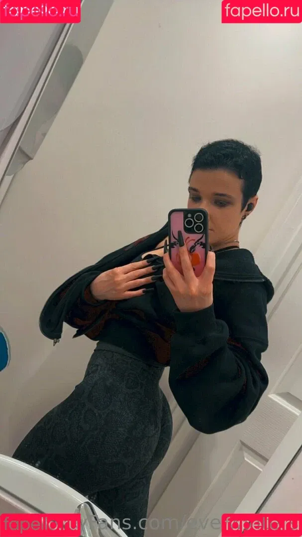 Eve.winters Onlyfans Photo Gallery 