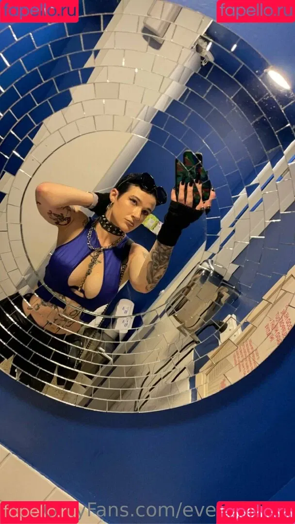 Eve.winters Onlyfans Photo Gallery 