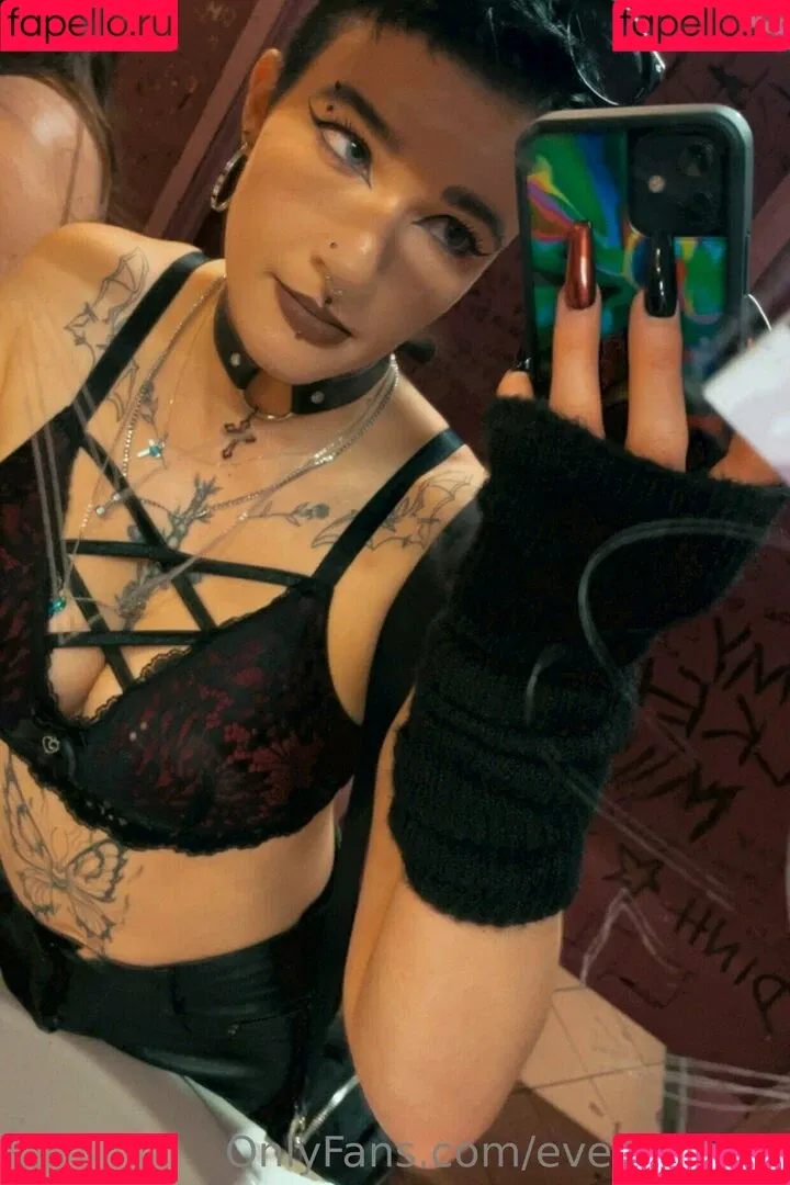 Eve.winters Onlyfans Photo Gallery 