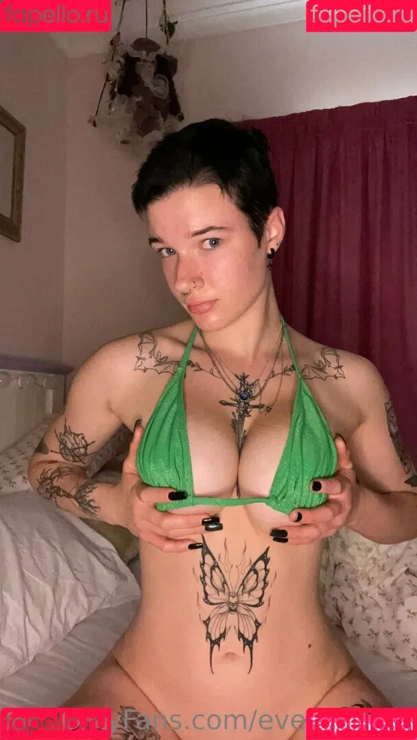 Eve.winters Onlyfans Photo Gallery 