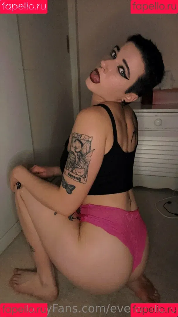 Eve.winters Onlyfans Photo Gallery 