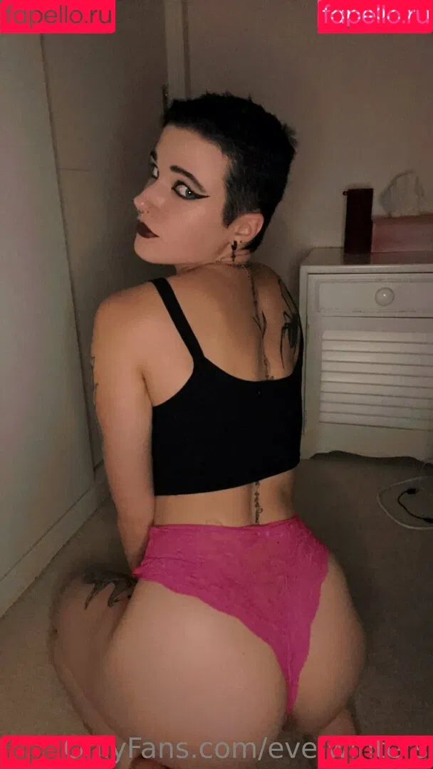 Eve.winters Onlyfans Photo Gallery 