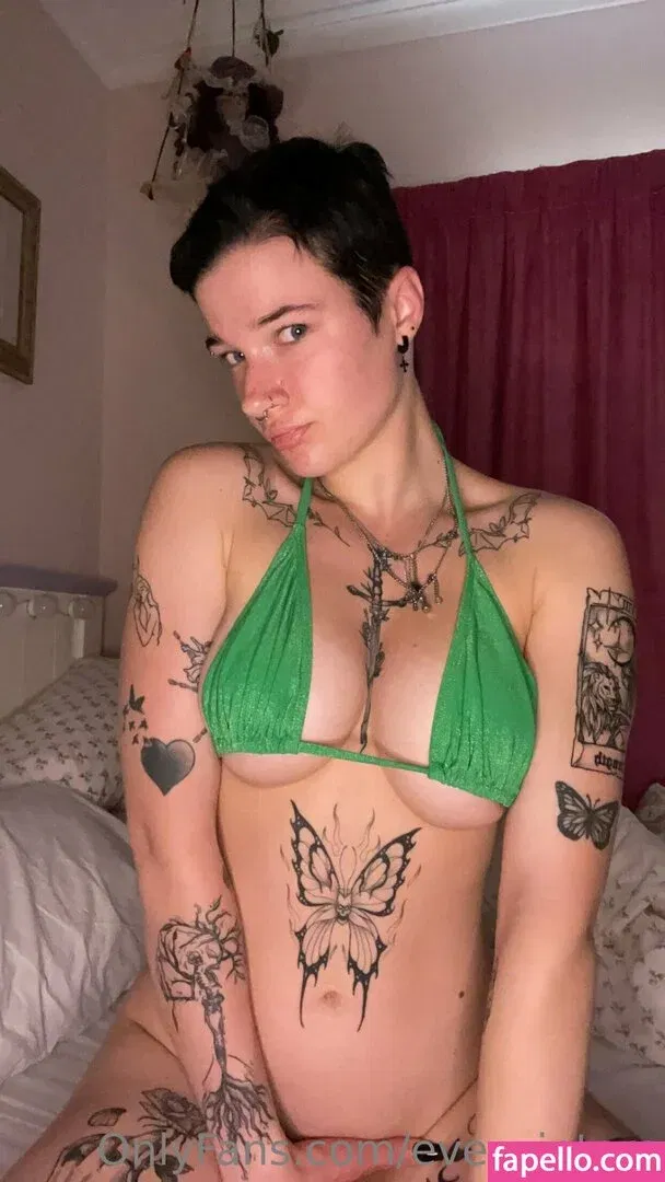 Eve.winters Onlyfans Photo Gallery 