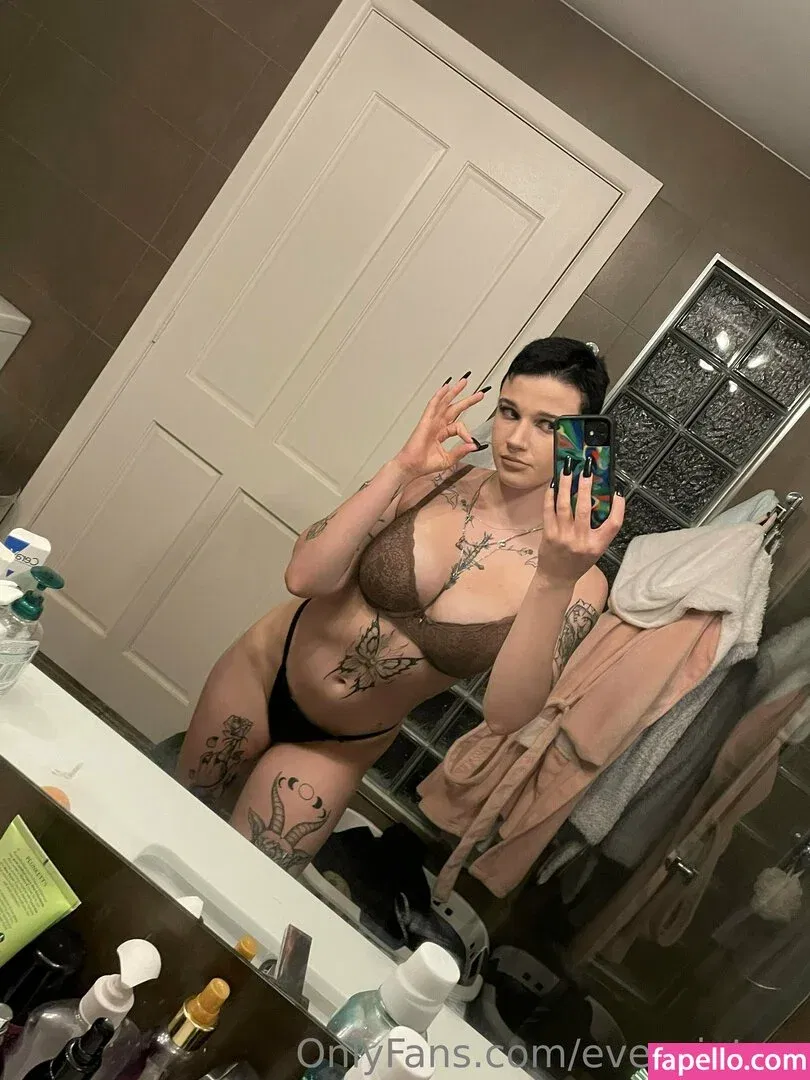 Eve.winters Onlyfans Photo Gallery 