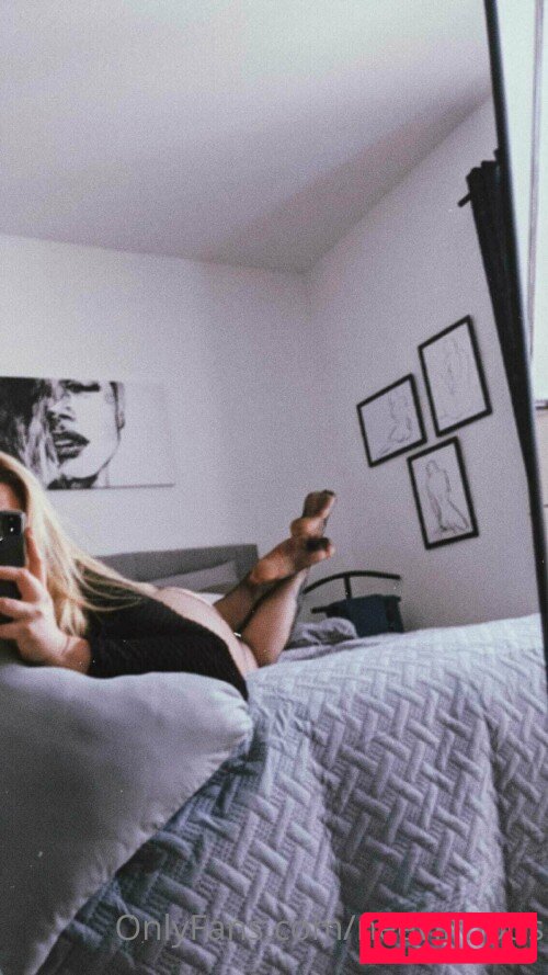 neevilicious Onlyfans Photo Gallery 