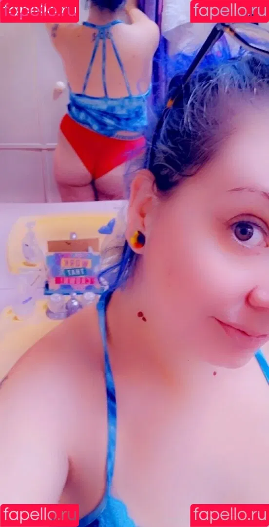 blubodygloss Onlyfans Photo Gallery 