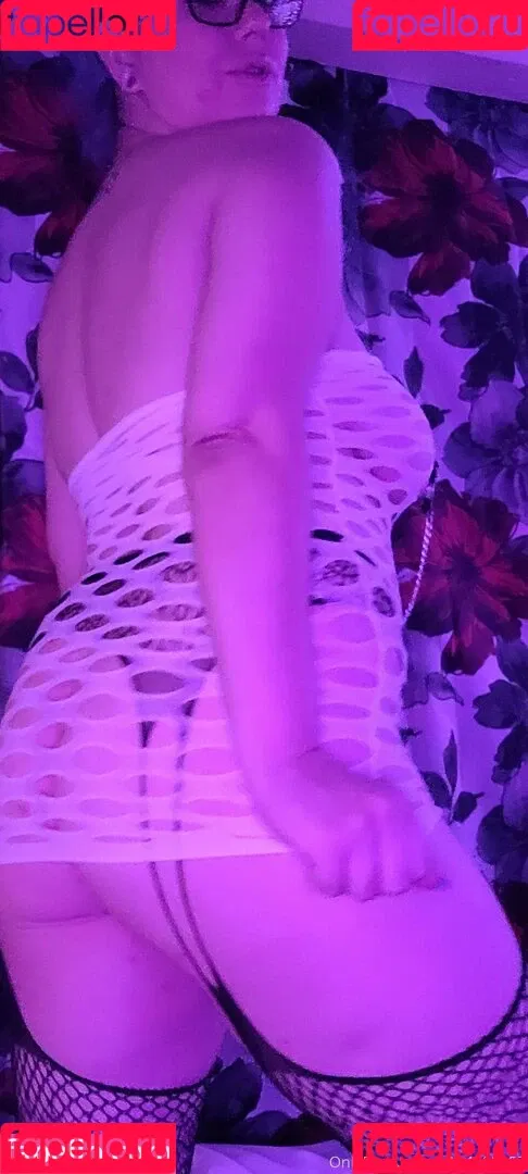 blubodygloss Onlyfans Photo Gallery 