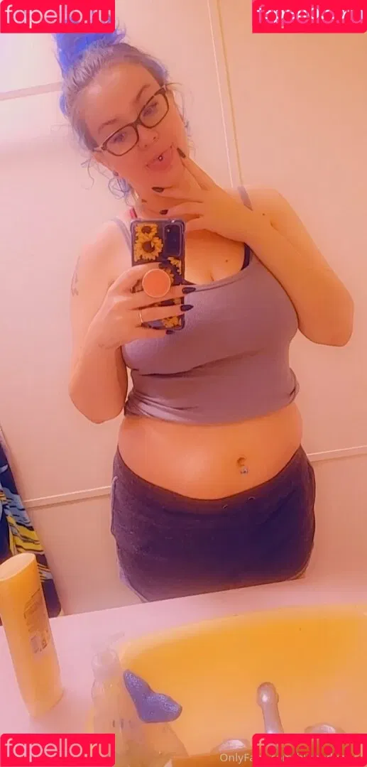 blubodygloss Onlyfans Photo Gallery 