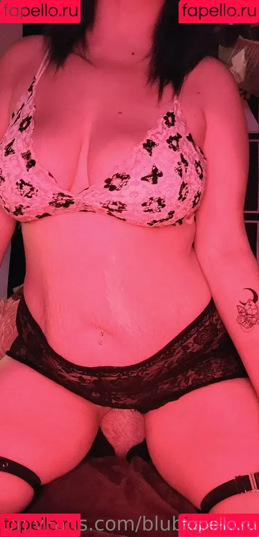 blubodygloss Onlyfans Photo Gallery 