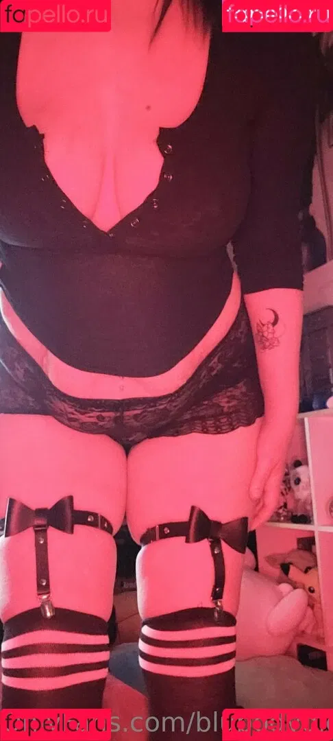 blubodygloss Onlyfans Photo Gallery 
