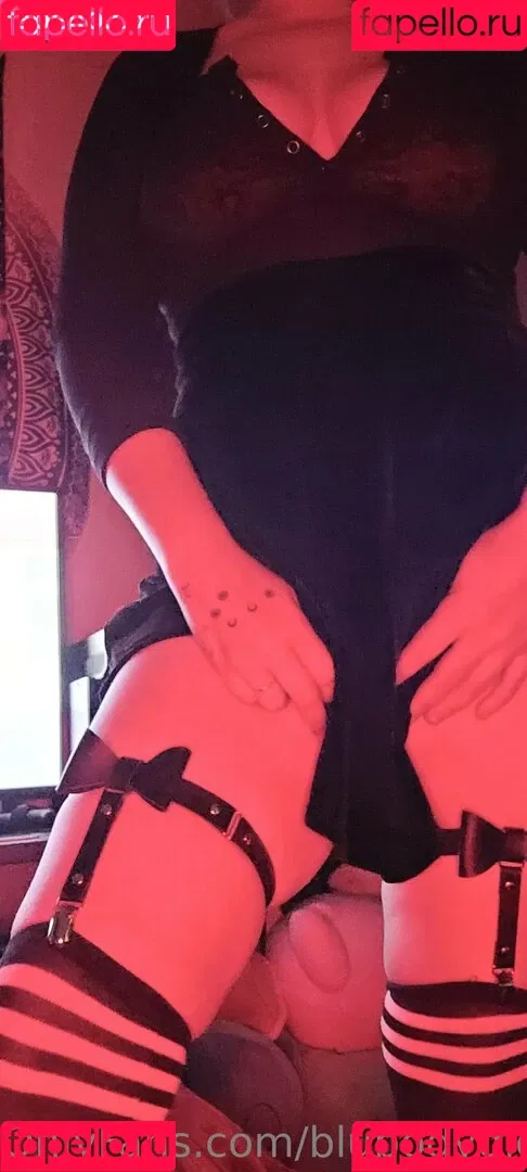 blubodygloss Onlyfans Photo Gallery 