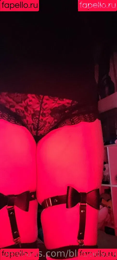 blubodygloss Onlyfans Photo Gallery 