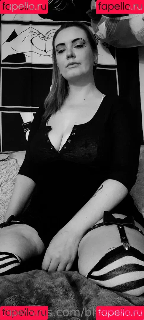 blubodygloss Onlyfans Photo Gallery 