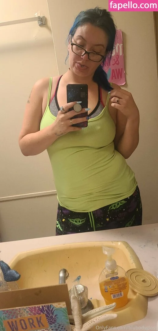 blubodygloss Onlyfans Photo Gallery 