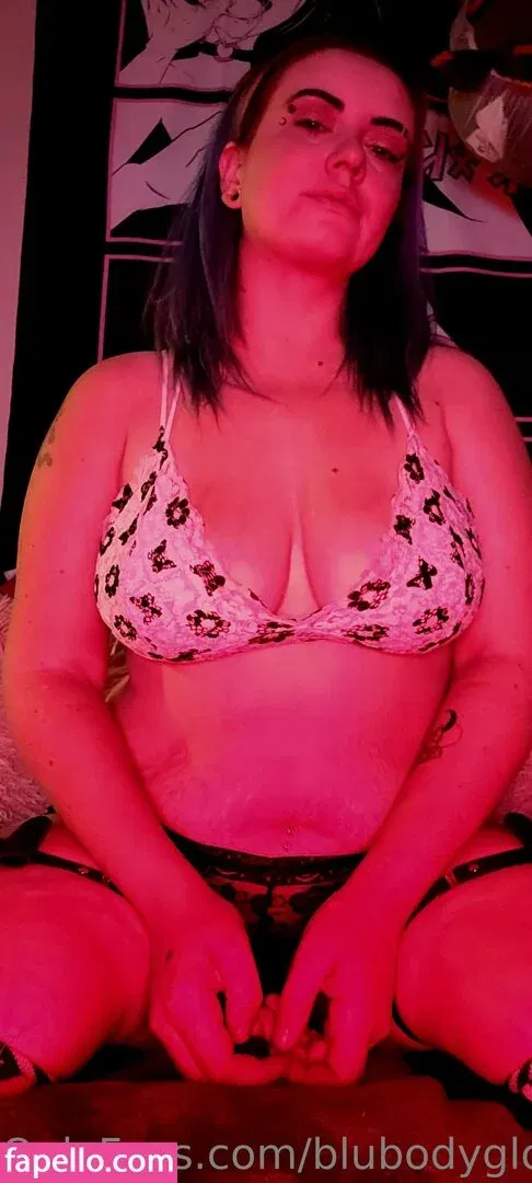 blubodygloss Onlyfans Photo Gallery 