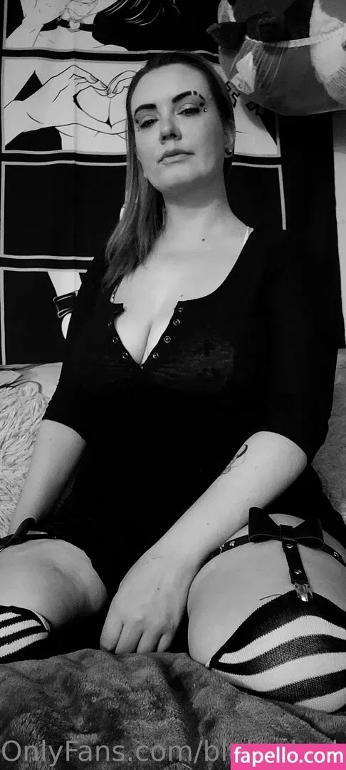 blubodygloss Onlyfans Photo Gallery 