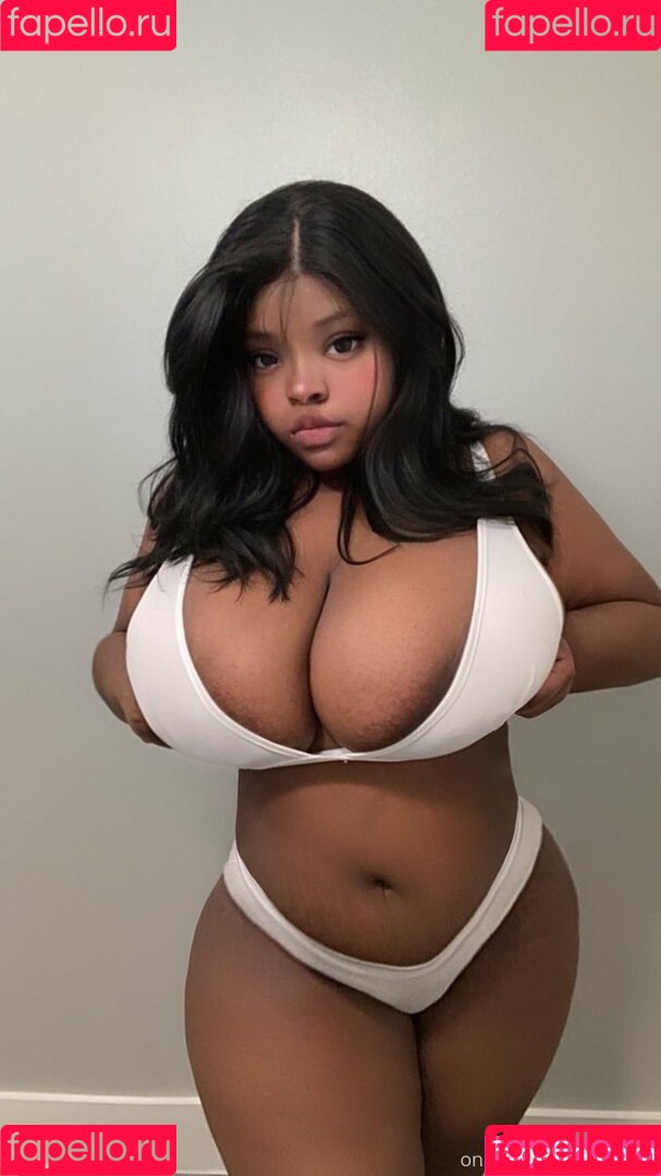 roarwie Onlyfans Photo Gallery 