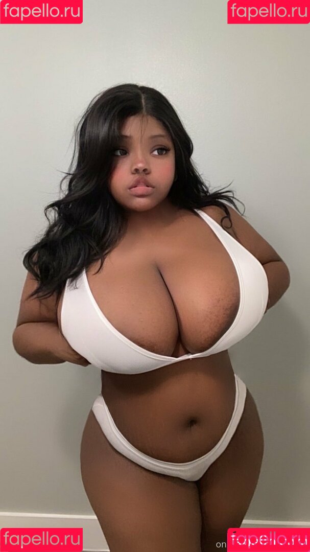 roarwie Onlyfans Photo Gallery 