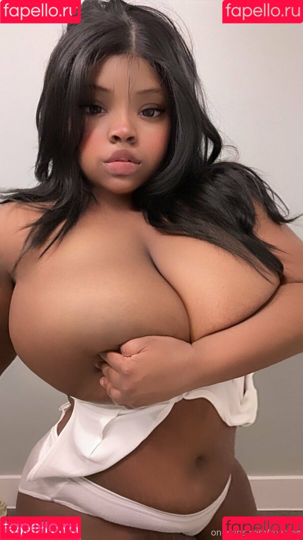 roarwie Onlyfans Photo Gallery 