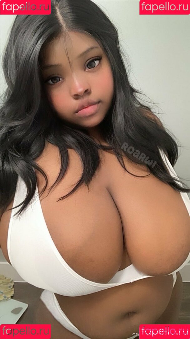 roarwie Onlyfans Photo Gallery 