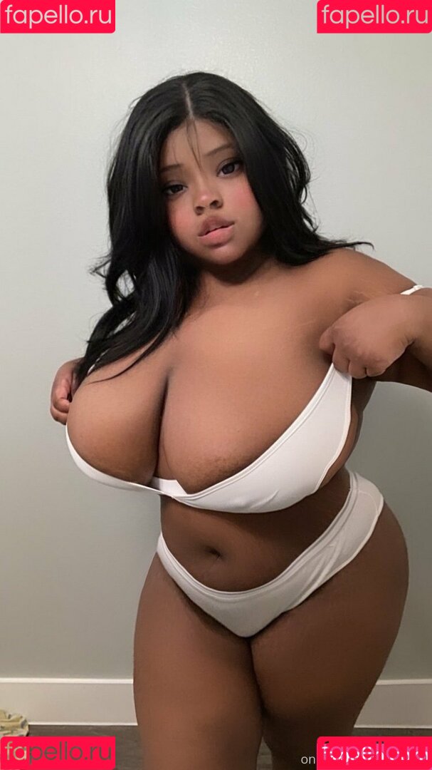 roarwie Onlyfans Photo Gallery 