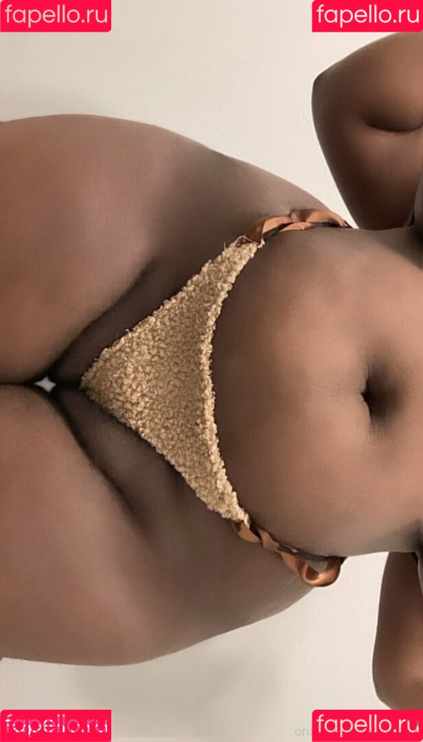 roarwie Onlyfans Photo Gallery 