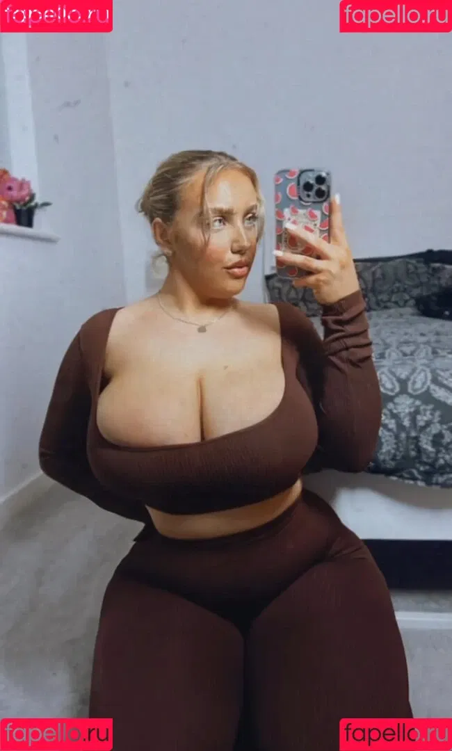 Aurora Onlyfans Photo Gallery 