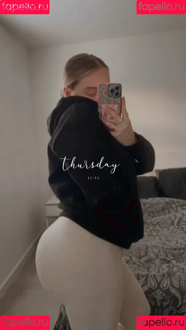 Aurora Onlyfans Photo Gallery 