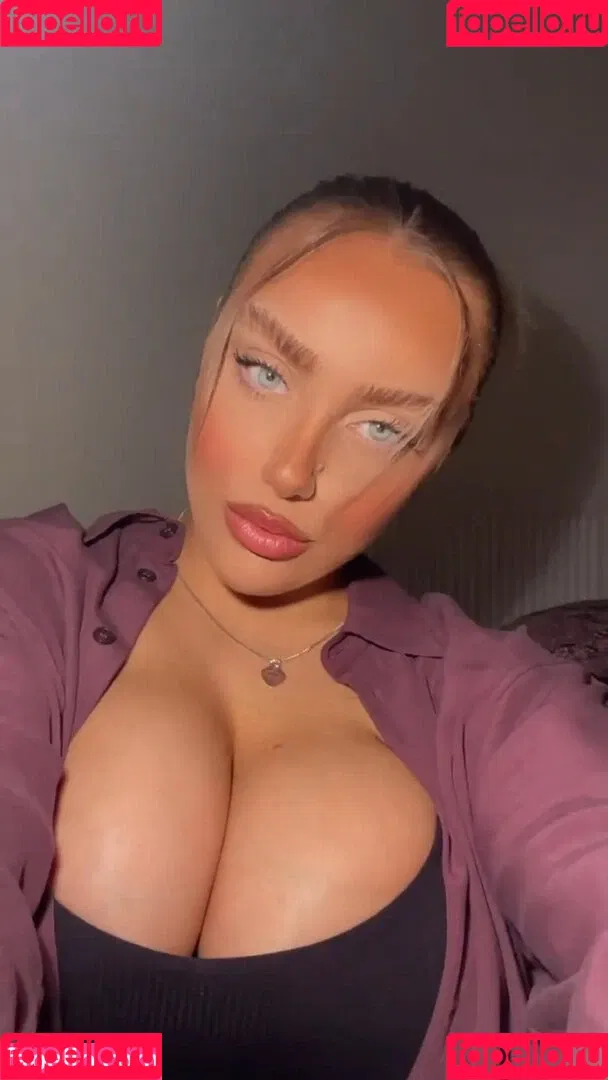 Aurora Onlyfans Photo Gallery 
