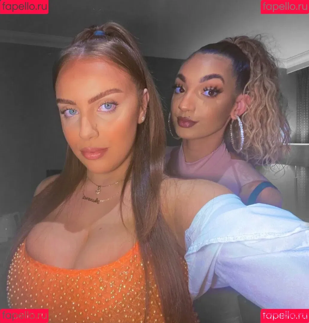 Aurora Onlyfans Photo Gallery 