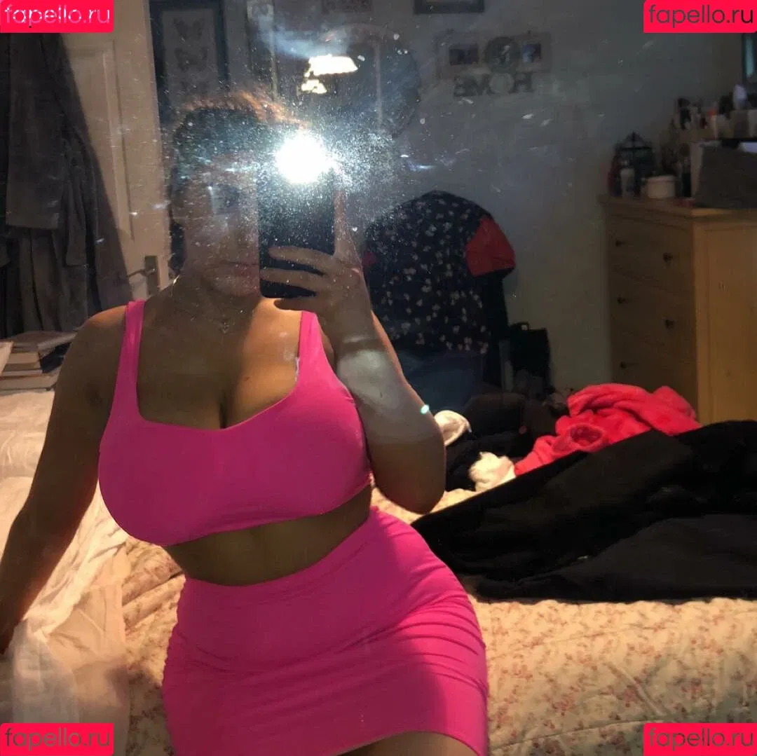 Aurora Onlyfans Photo Gallery 