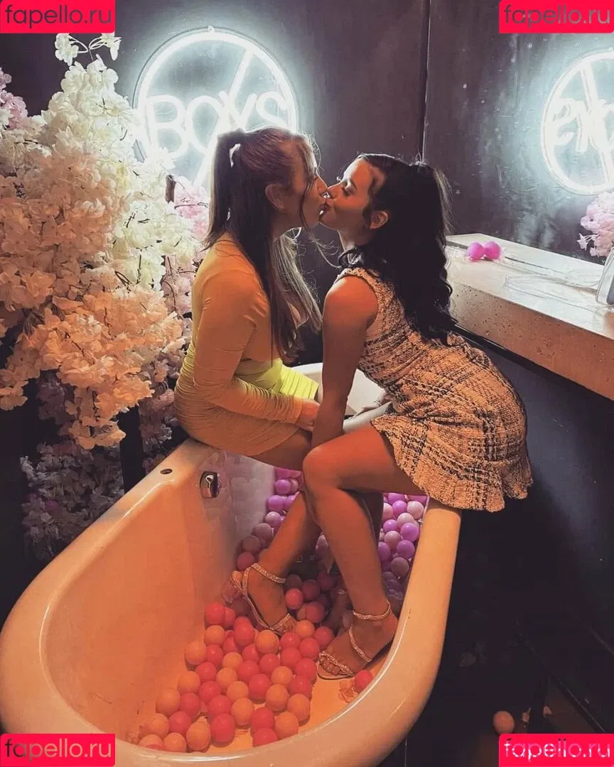 Aurora Onlyfans Photo Gallery 