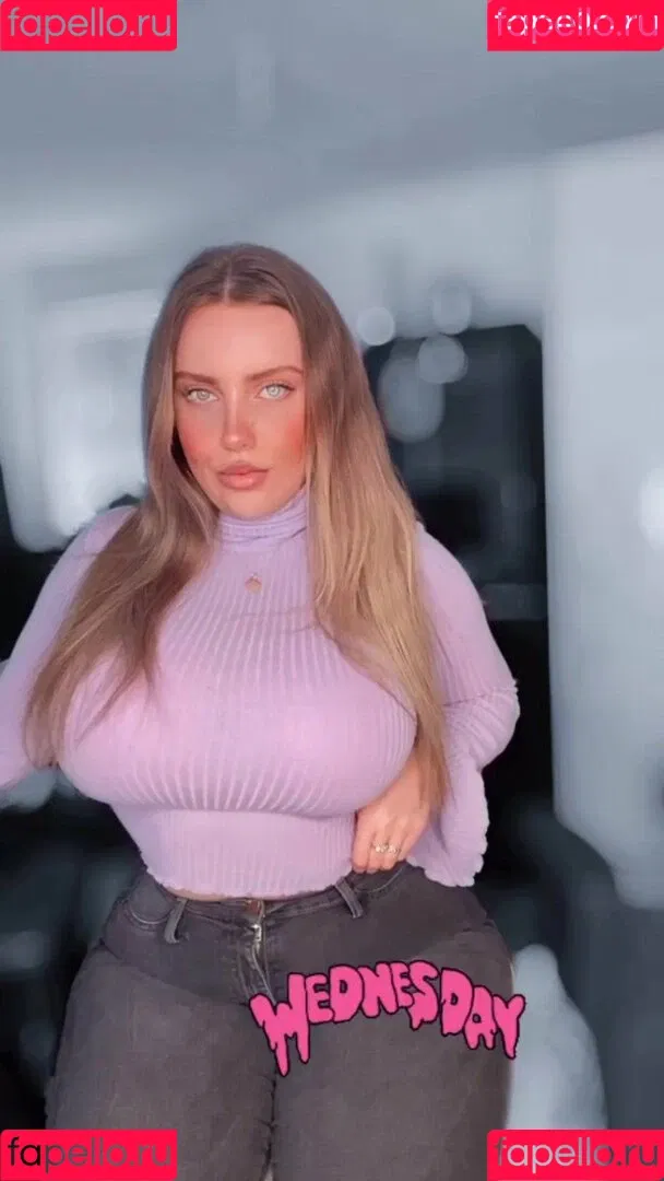 Aurora Onlyfans Photo Gallery 