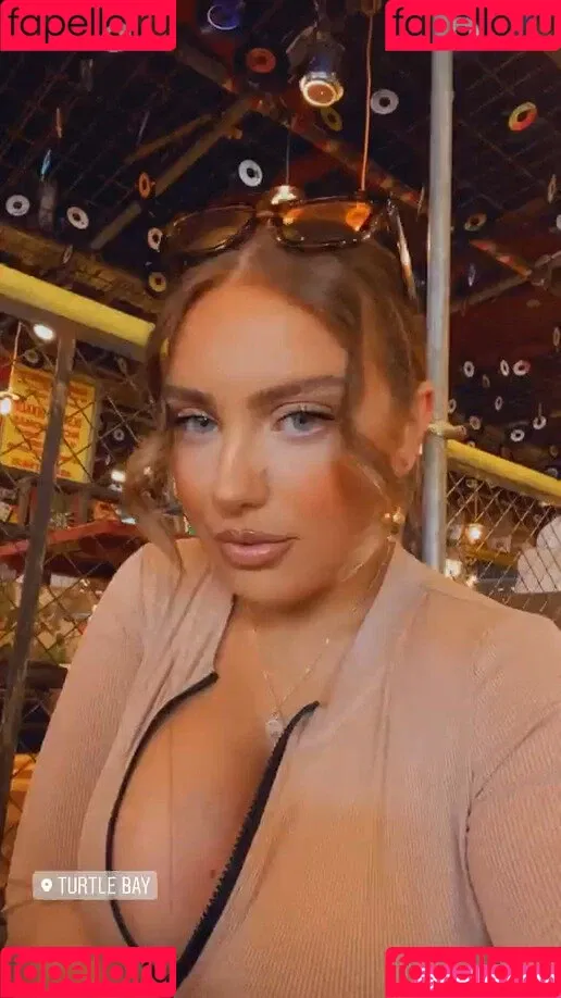 Aurora Onlyfans Photo Gallery 