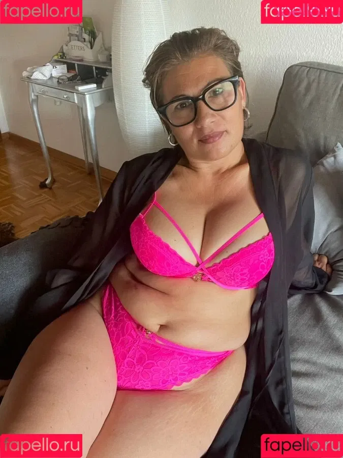 Aurora Onlyfans Photo Gallery 