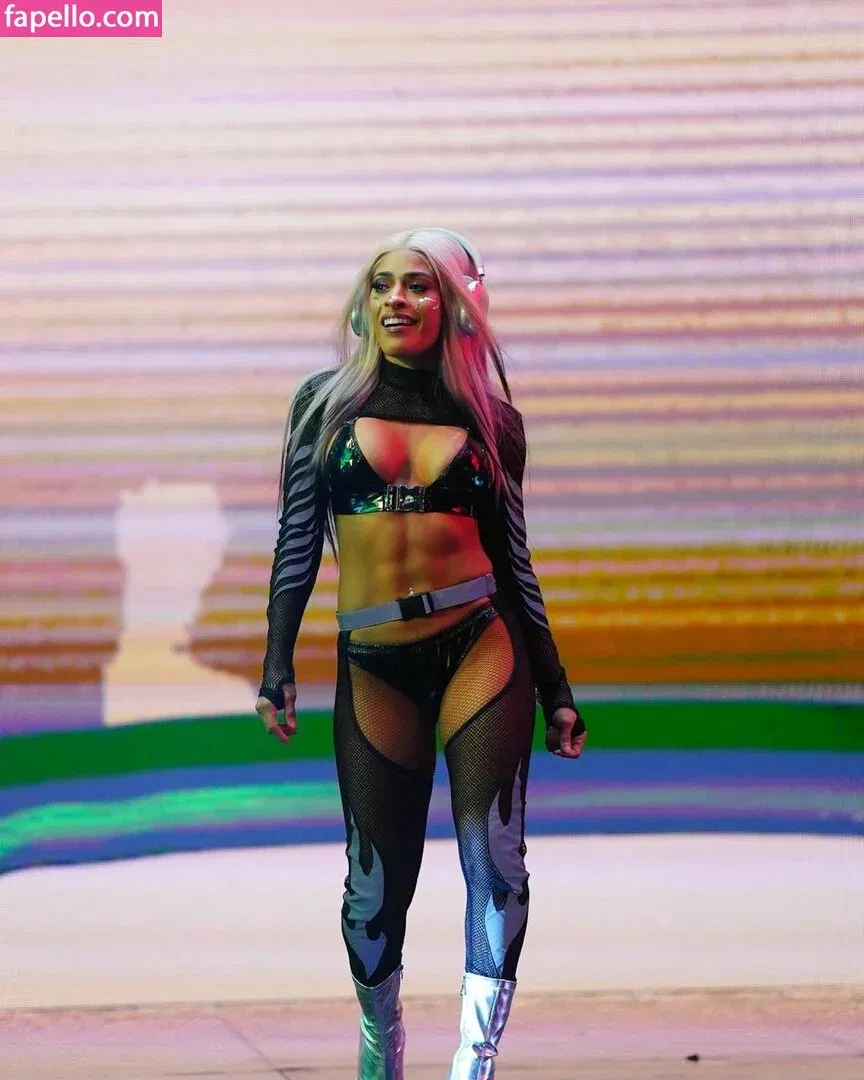 Zelina Vega Onlyfans Photo Gallery 