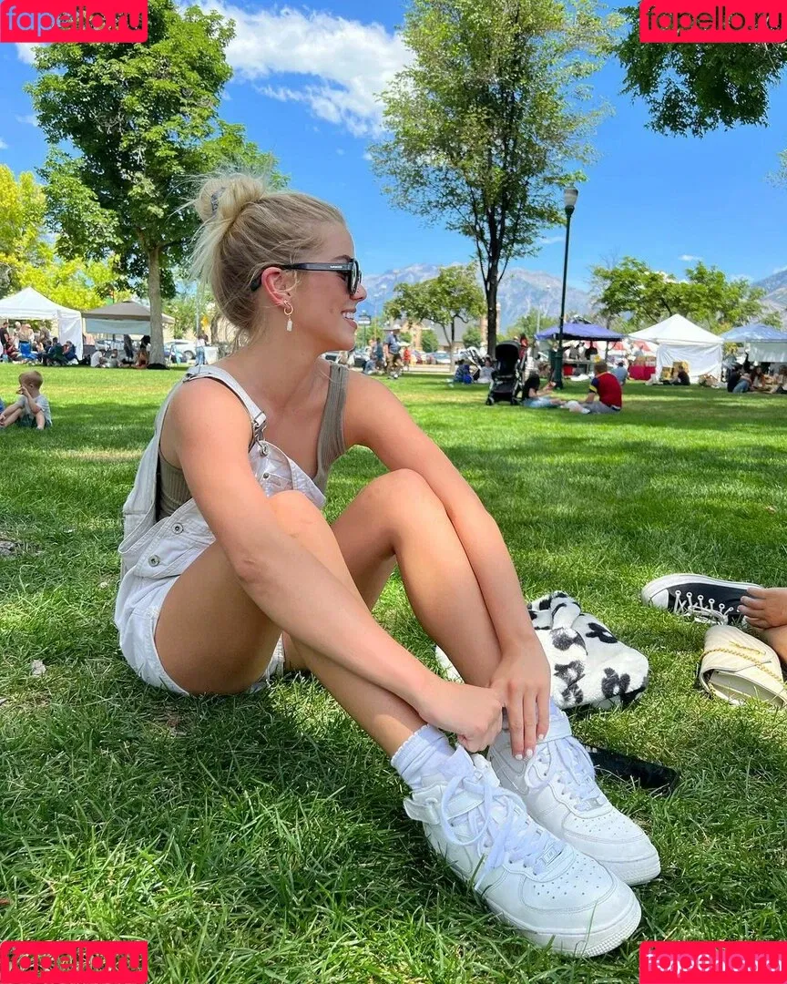 Becca Means Onlyfans Photo Gallery 