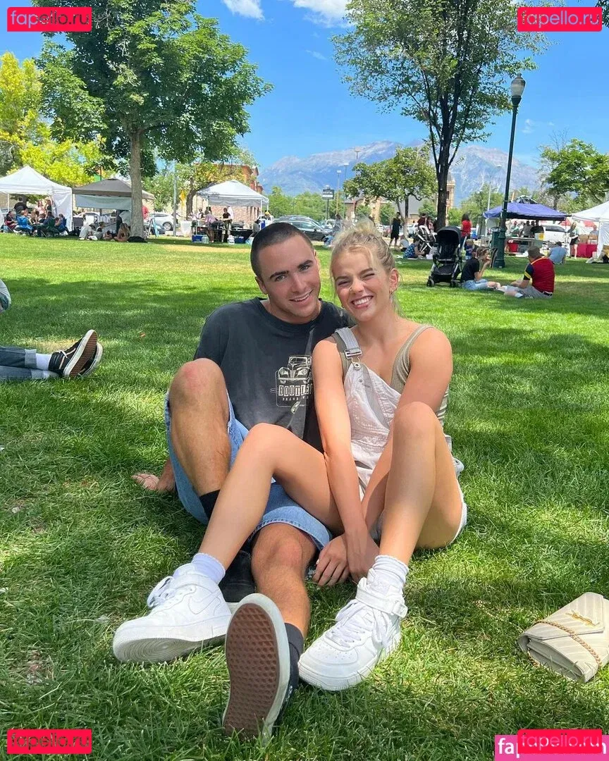 Becca Means Onlyfans Photo Gallery 