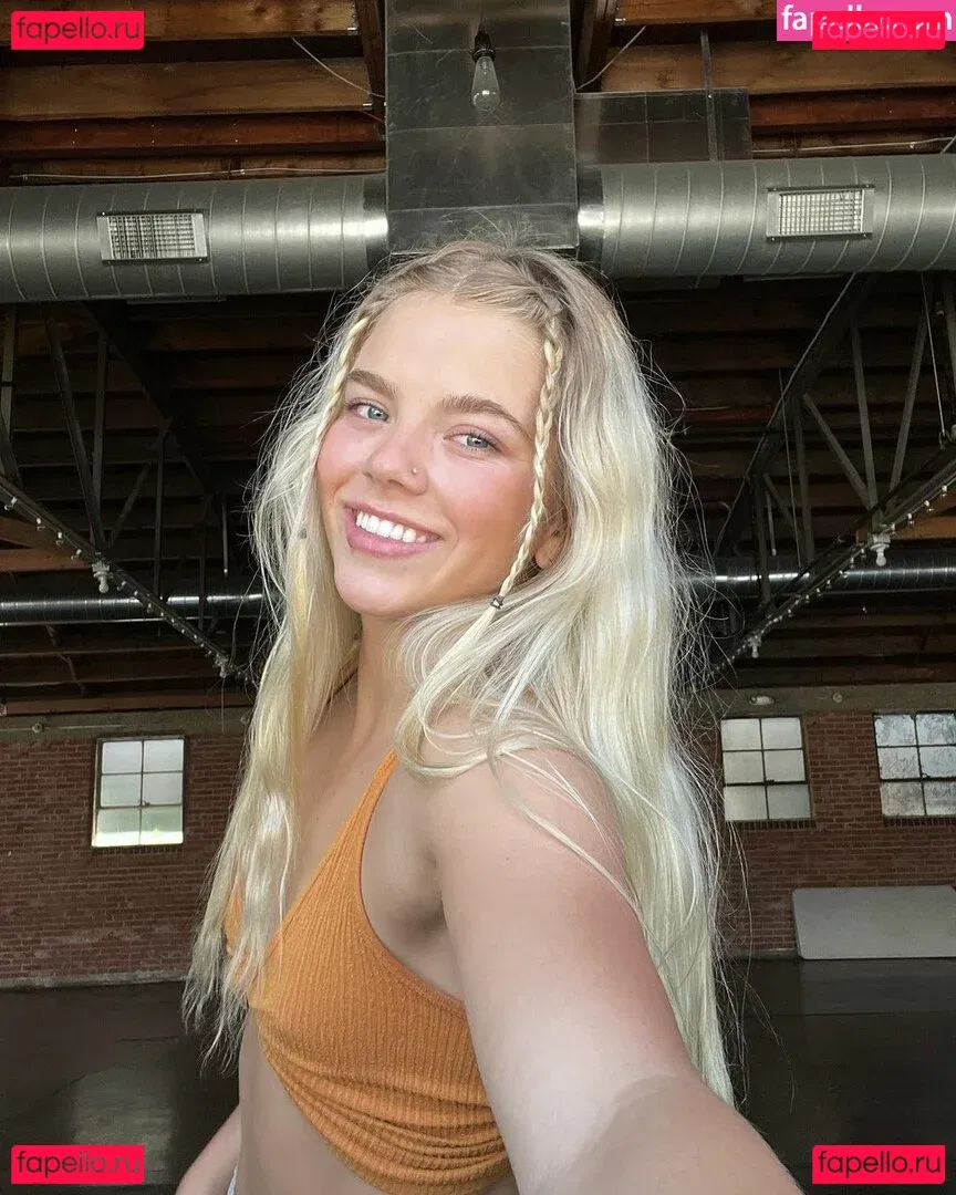 Becca Means Onlyfans Photo Gallery 